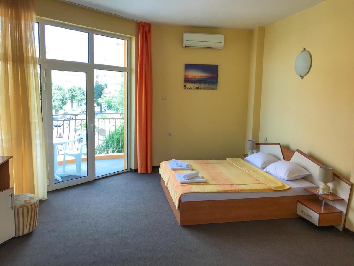 Гостевой дом Family House Cherry Несебр-4