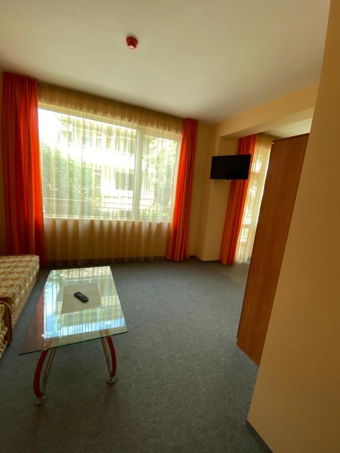 Гостевой дом Family House Cherry Несебр-24