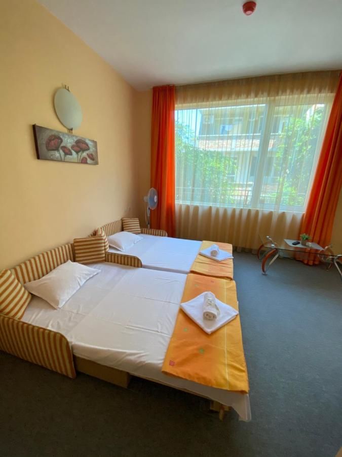 Гостевой дом Family House Cherry Несебр-12
